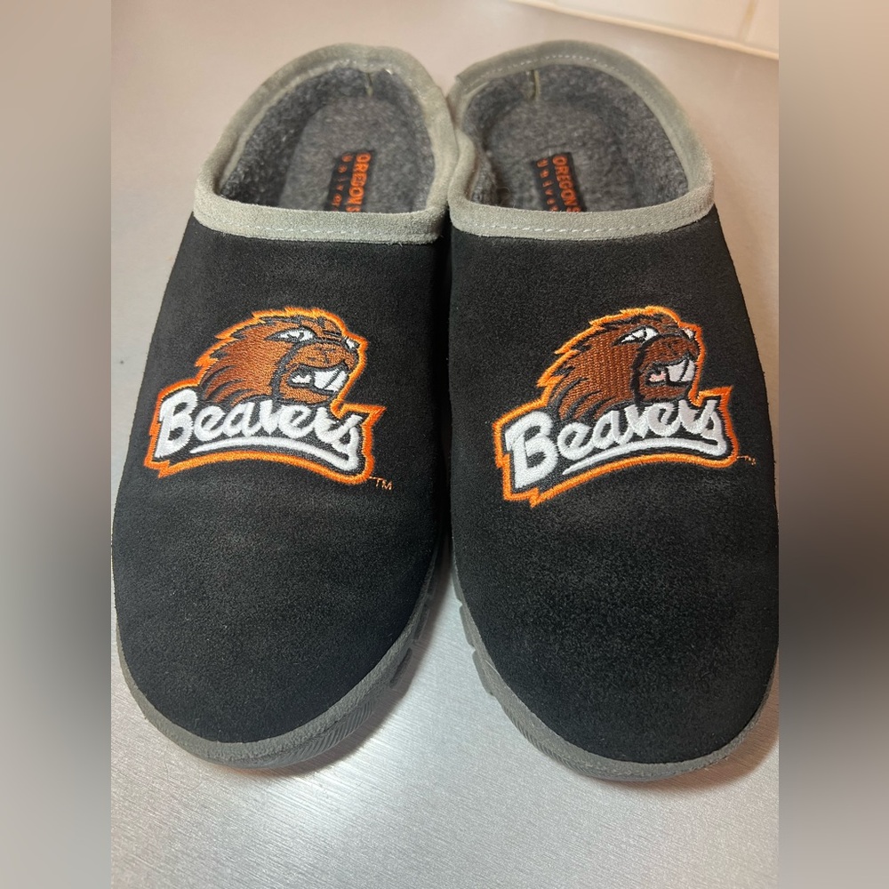 🚫 Oregon State Beavers Suede Slippers - Size Mens 7-8 Small